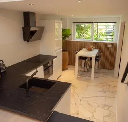High Five Apartment